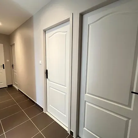 Maison Moderne Avec Terrasse & Parking *